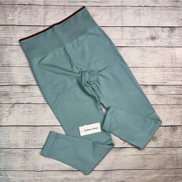 Outdoor Voices NWT Seamless Rib 7/8 Leggings Storm Sage Green Size Medium - Picture 1 of 9